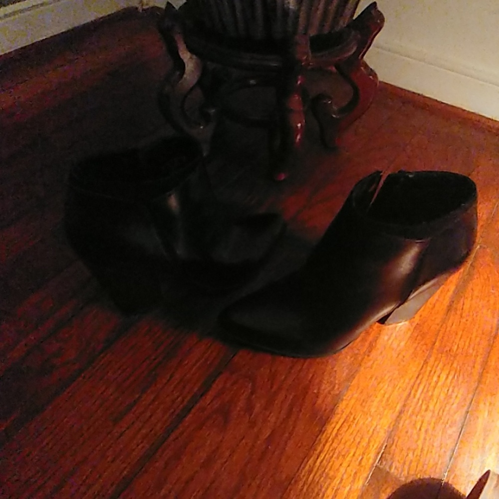 Boots - Picture 2 of 3